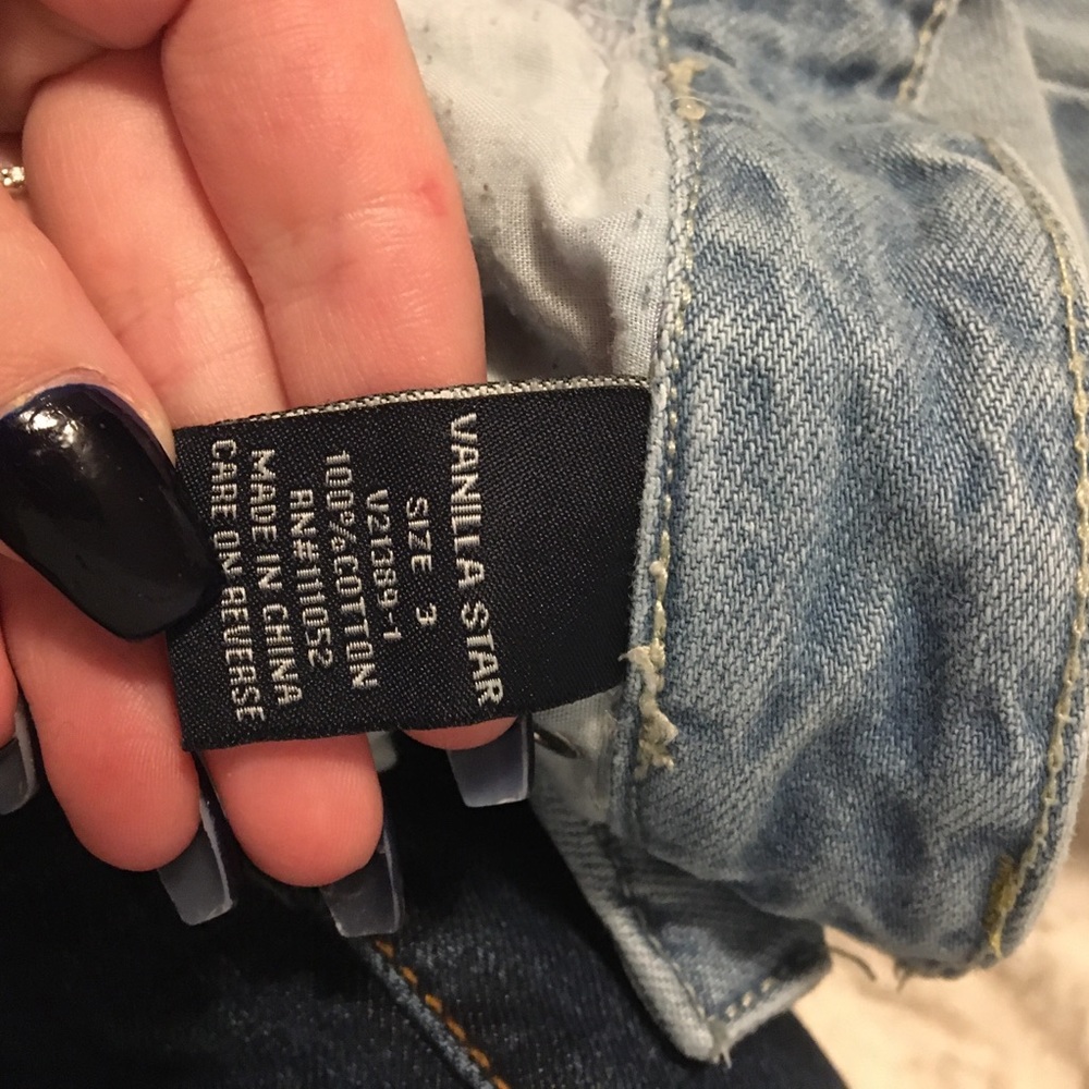 High Rise Light Wash Jeans - Picture 5 of 5